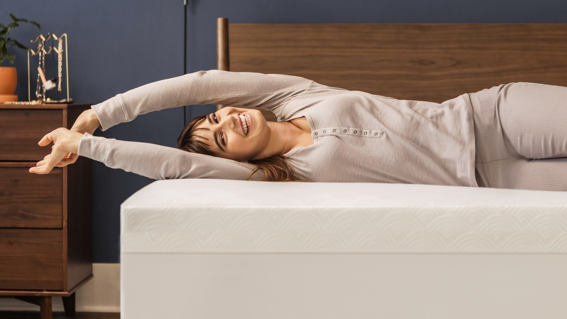 TEMPUR-Cloud 3 inch Topper Lifestyle