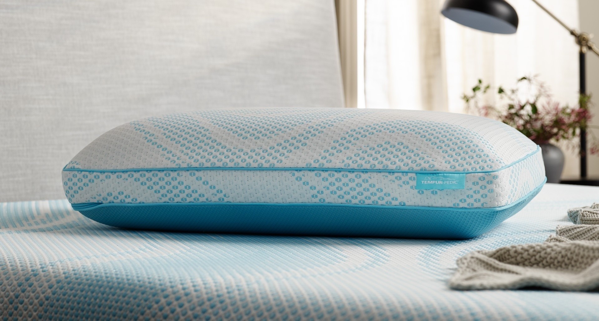a Breeze Pro Hi pillow on a Breeze mattress