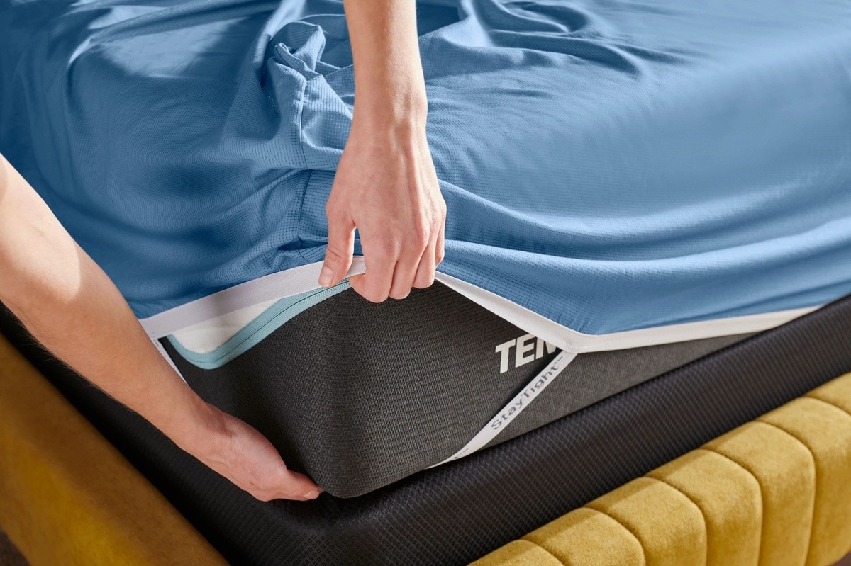 Tempur-Pedic ProAir Sheets Azure Blue fitted corner